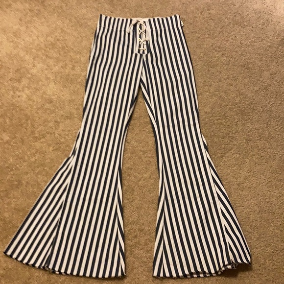 Show Me Your MuMu Denim - BNWOT Show me ur Mumu Berkeley tie up bells
